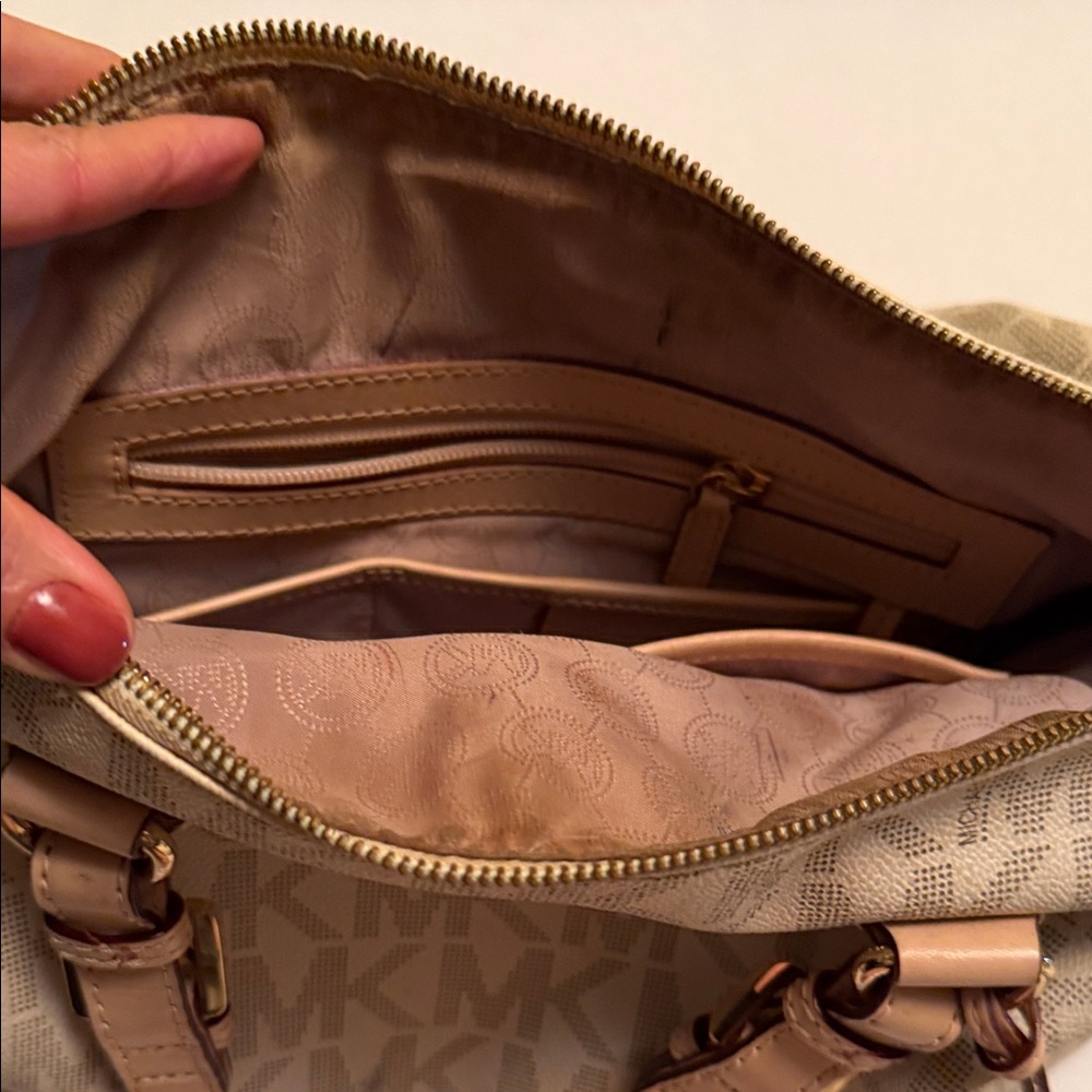 Michael Kors Cream Signature Shoulder Bag